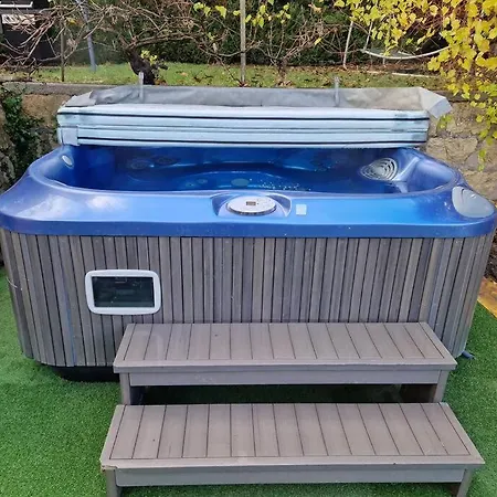 Alba Avec Piscine Et 빌라 *
