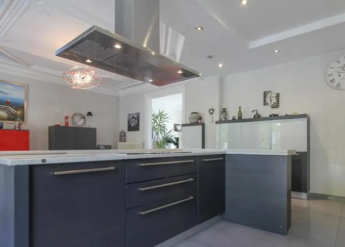 Alba Avec Piscine Et ヴィラ メス