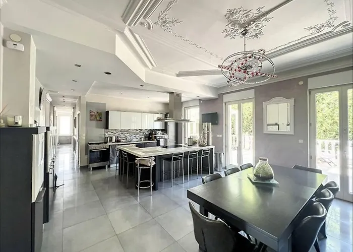 Alba Avec Piscine Et メス